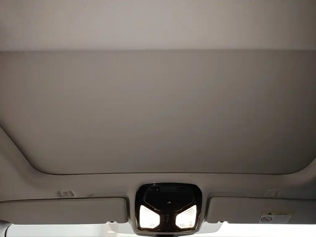 BMW 5 Series New Energy — миниатюра 18