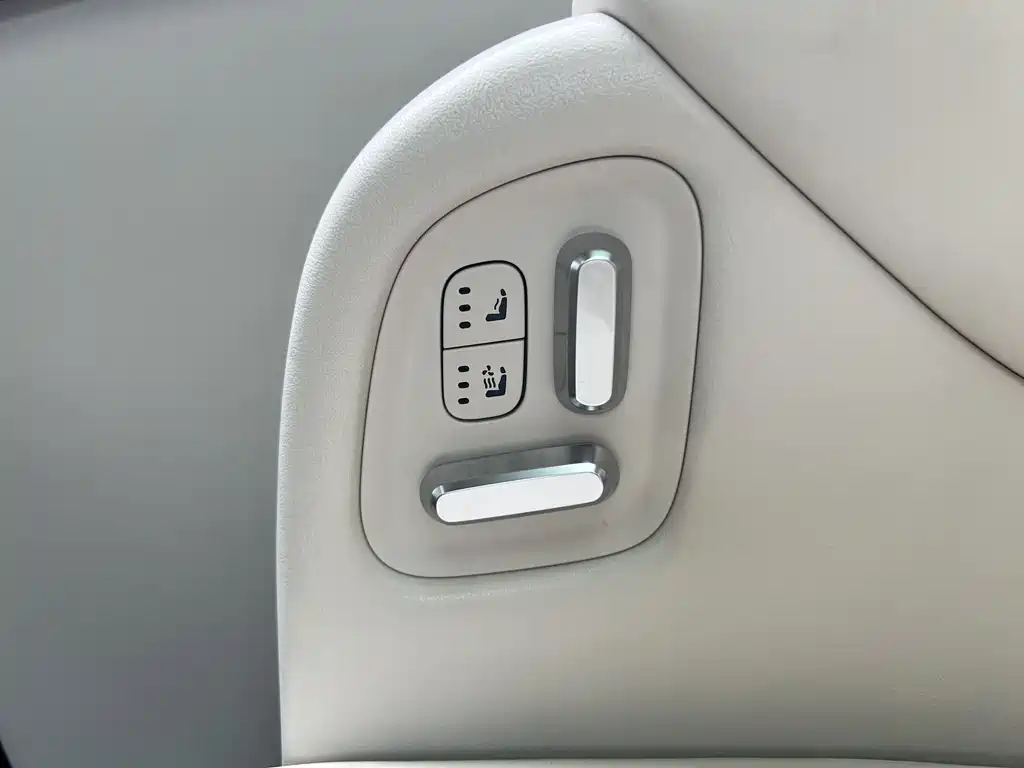 Li Auto Li MEGA — миниатюра 18