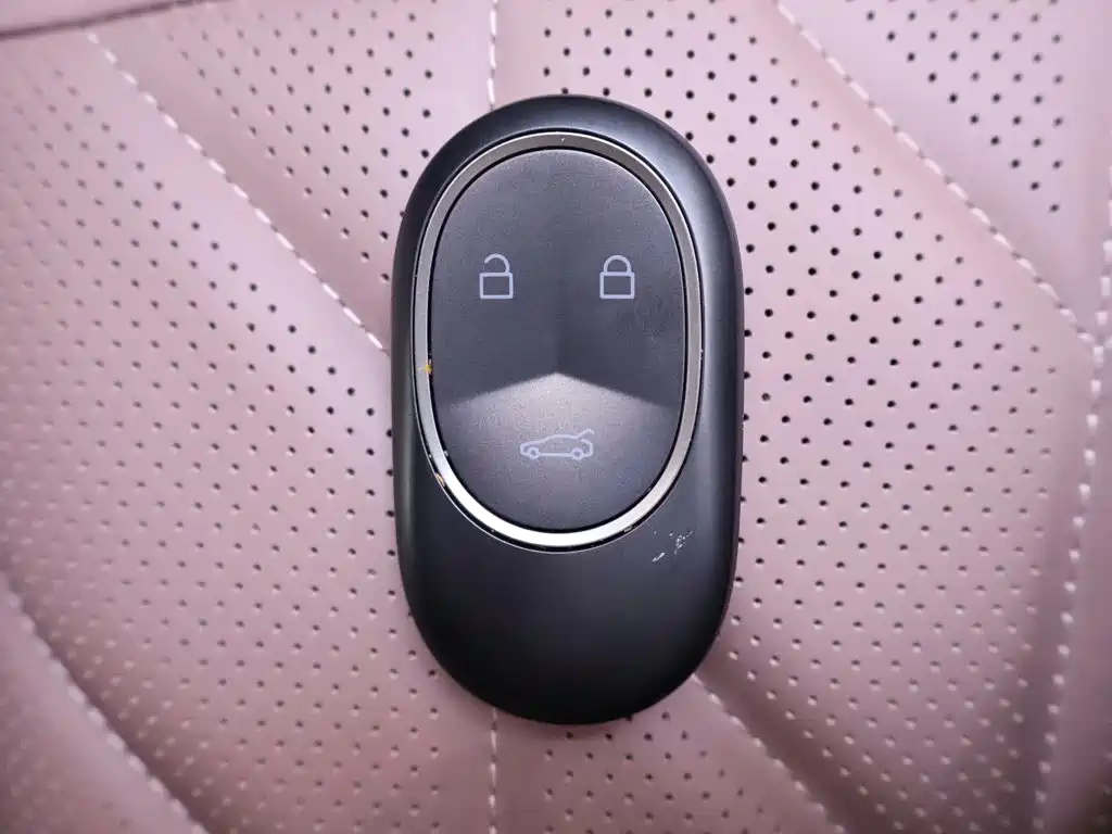 NIO EC6 — миниатюра 25