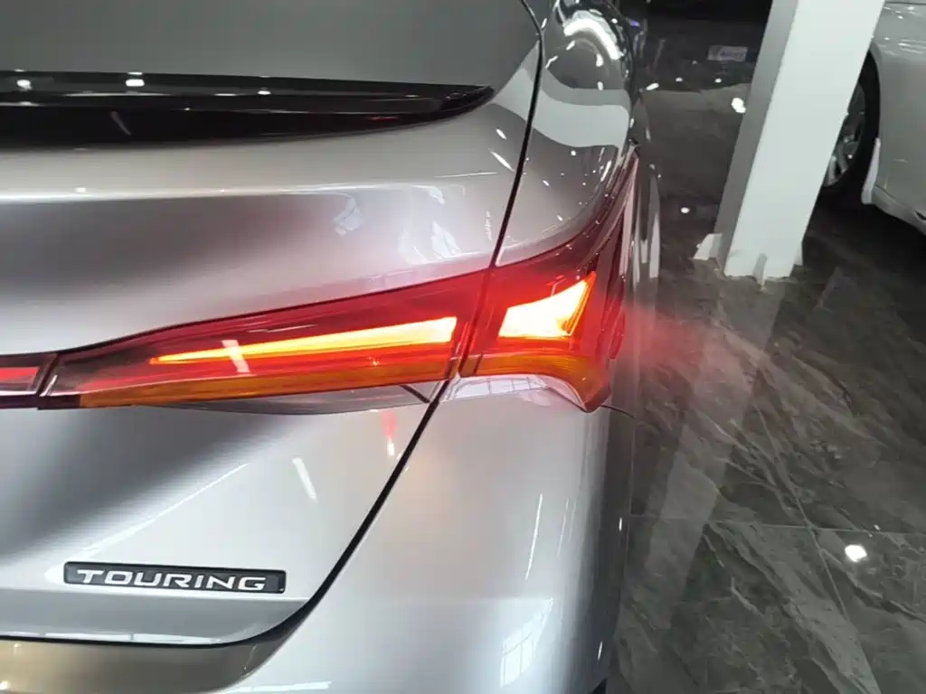 Toyota Avalon — миниатюра 8