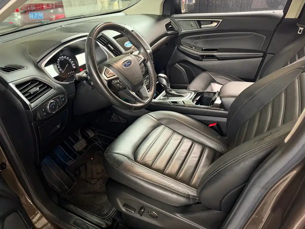 Ford Edge — миниатюра 4