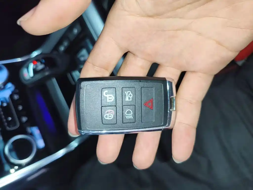 Jaguar XEL — миниатюра 9