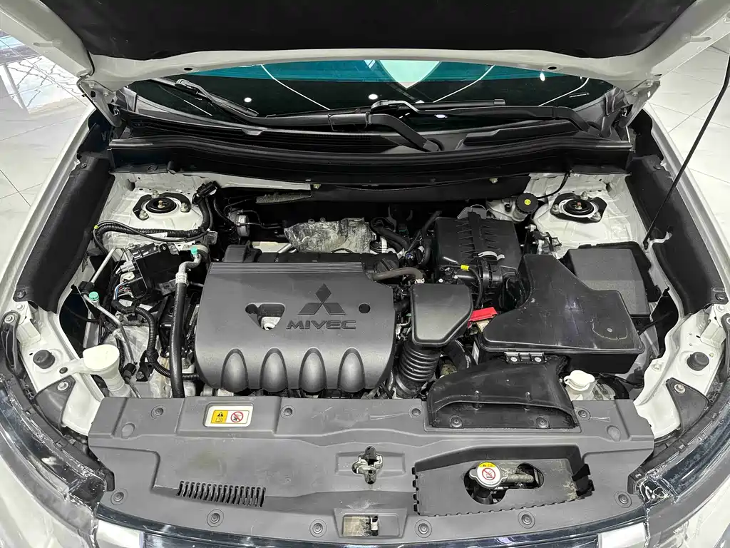Mitsubishi Outlander — миниатюра 19