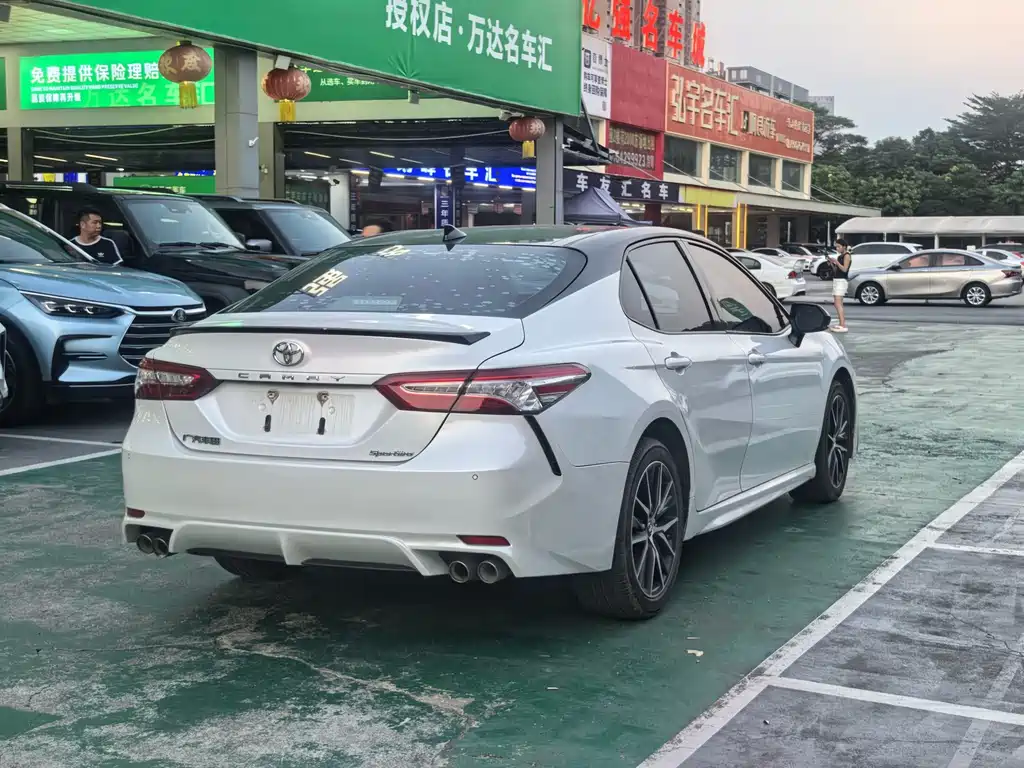 Toyota Camry — миниатюра 15