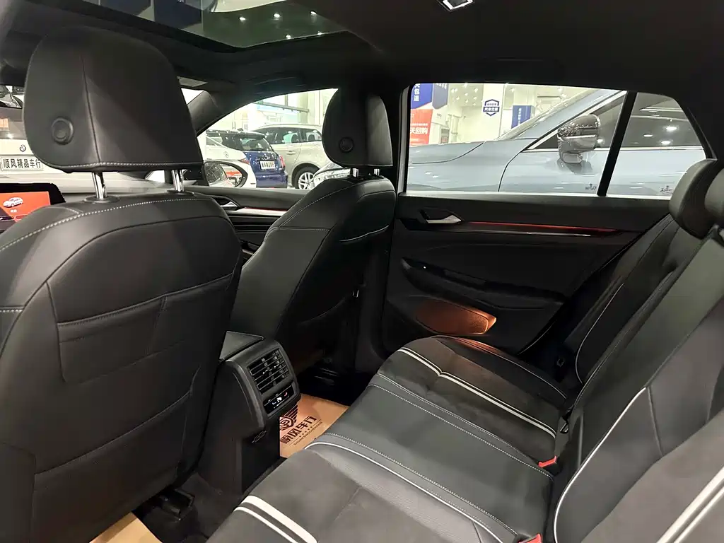 Volkswagen Golf — миниатюра 28