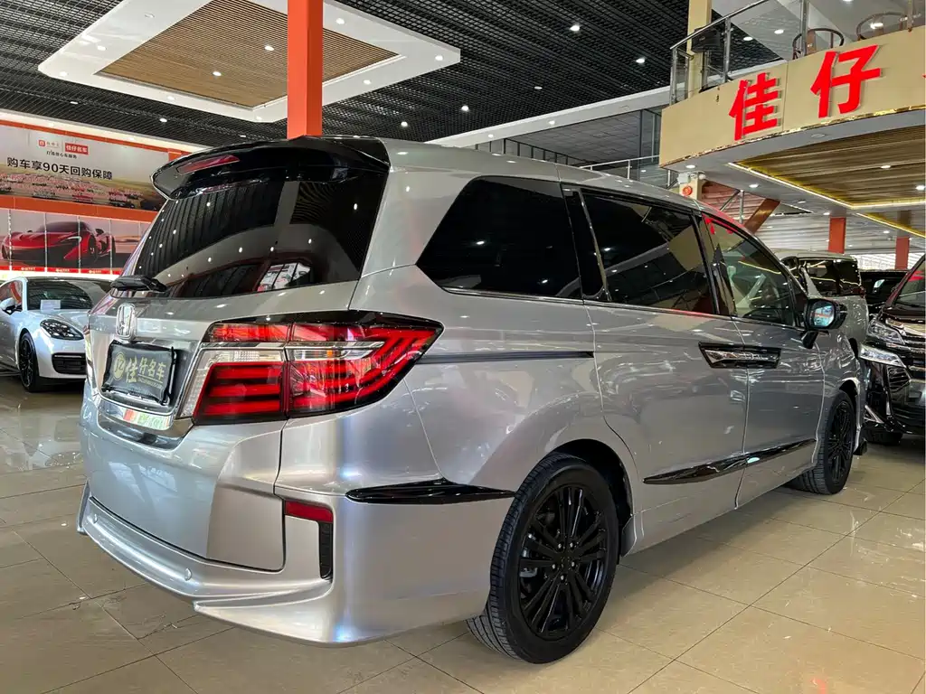 Honda Elysion — миниатюра 4
