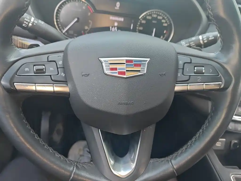 Cadillac XT4 — миниатюра 11