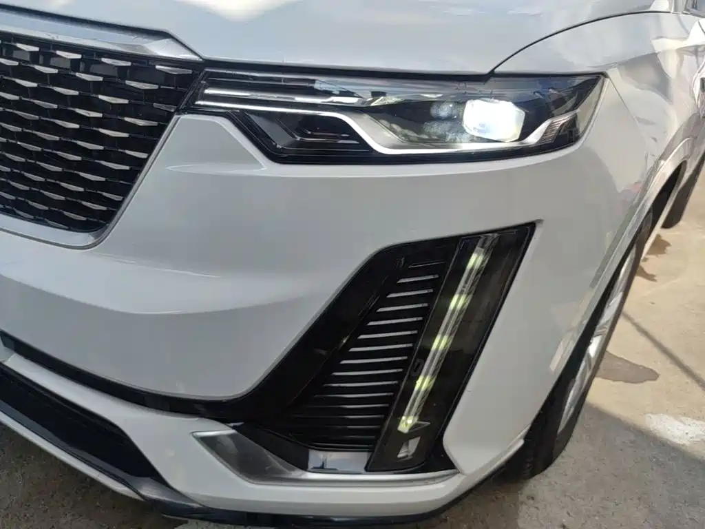 Cadillac XT6 — миниатюра 24