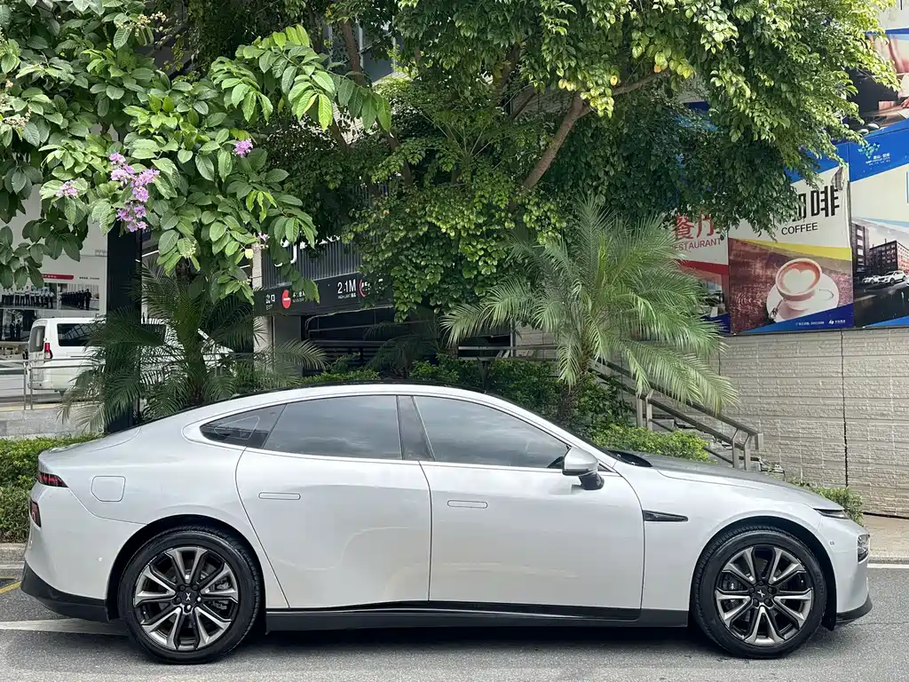 XPeng P7 — миниатюра 6