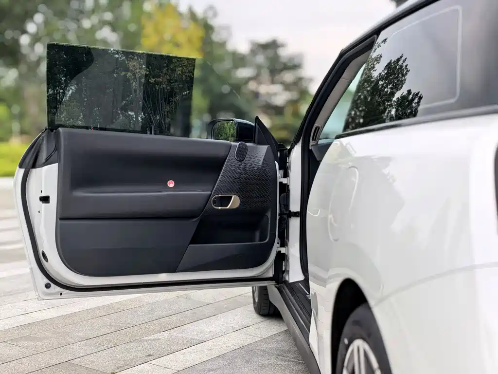 MINI MINI COOPER EV — миниатюра 11