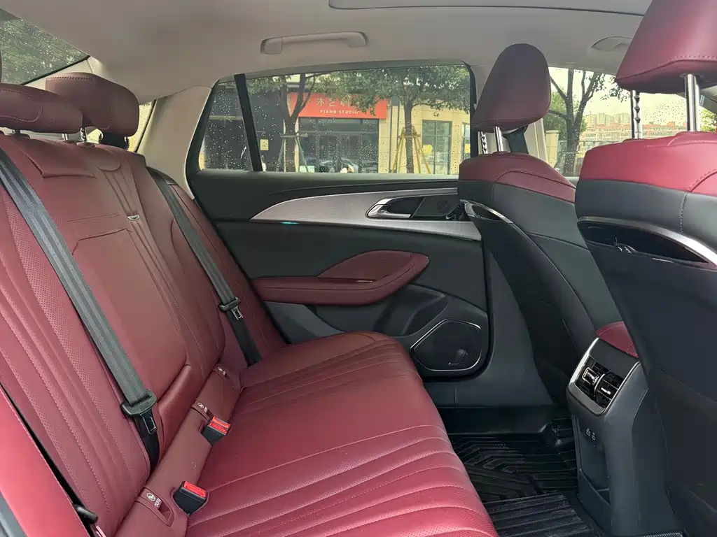 Hongqi Hongqi H5 — миниатюра 11
