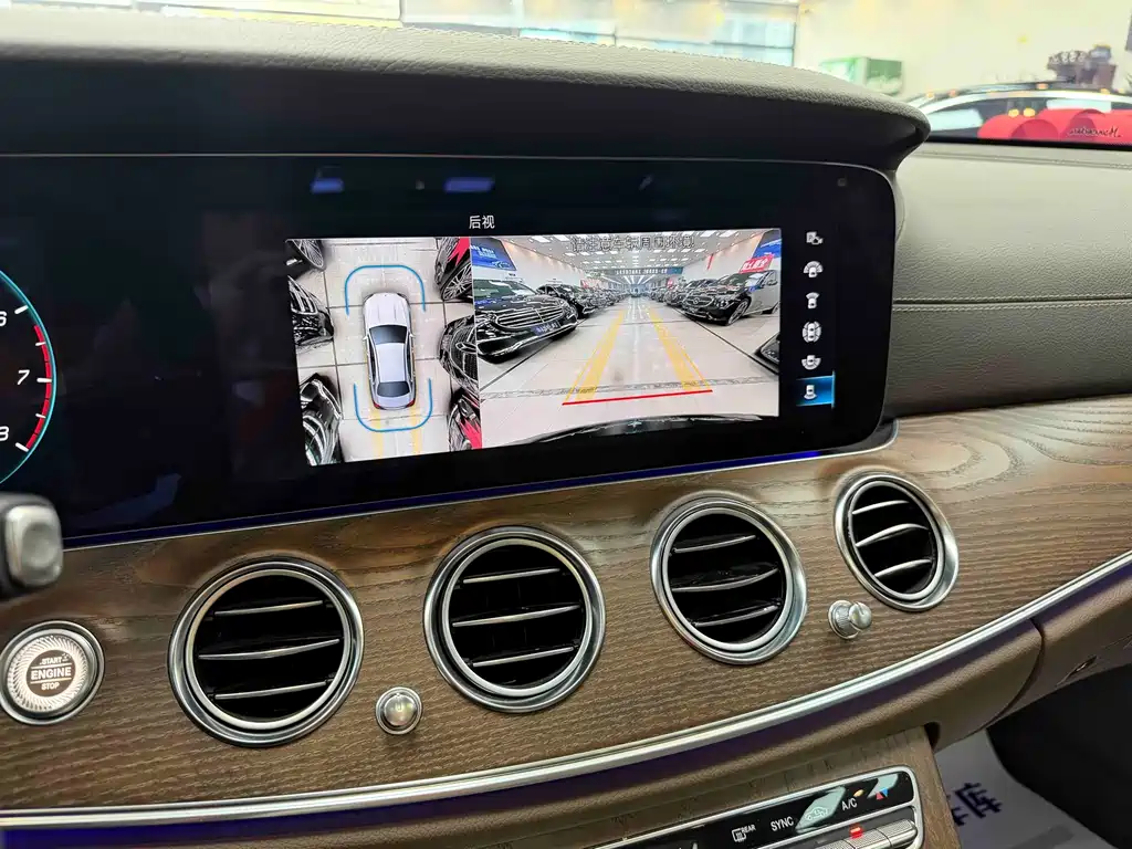 Mercedes-Benz E-Class — миниатюра 6