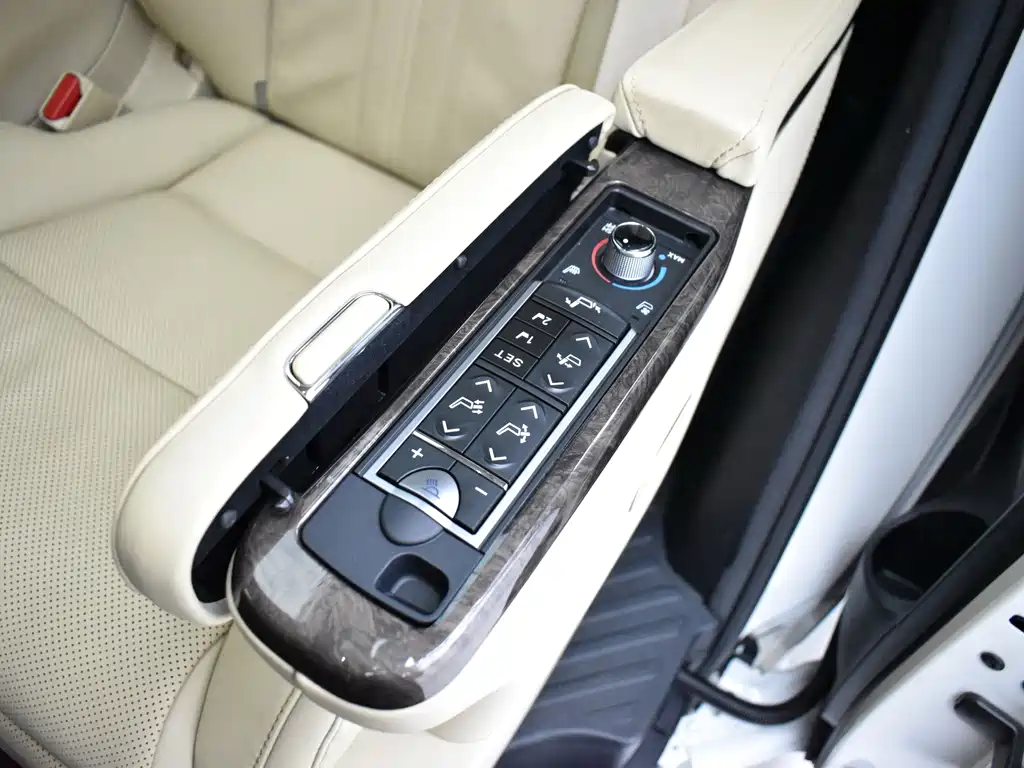 Toyota Vellfire — миниатюра 22