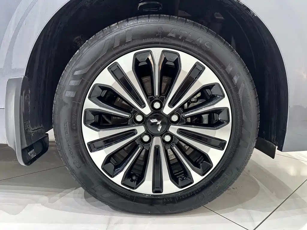 Wuling Jiachen — миниатюра 17