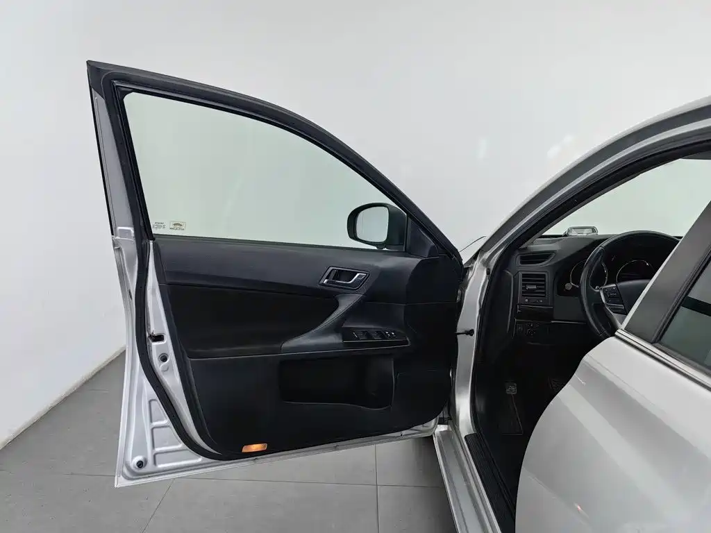 Toyota Reiz — миниатюра 8