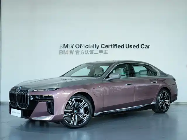 BMW  I7 2025
