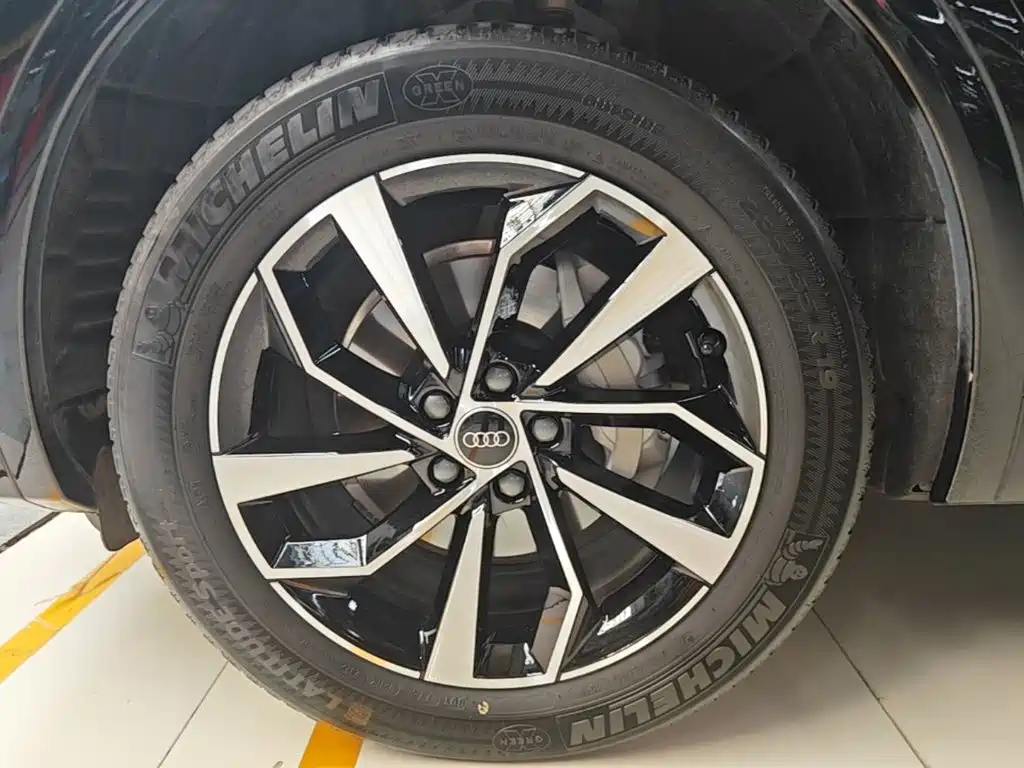 Audi Q5L — миниатюра 23