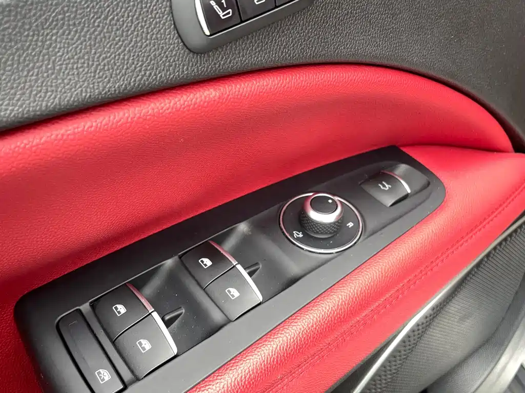 Alfa Romeo Stelvio — миниатюра 13