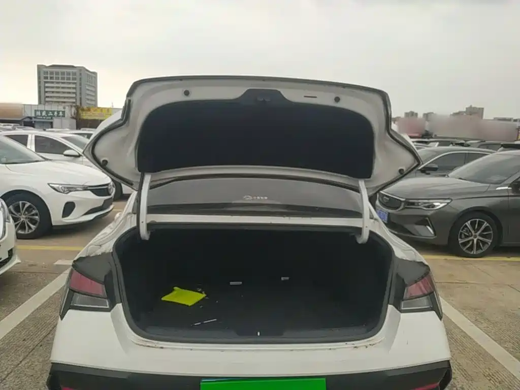 Hyundai Elantra — миниатюра 19