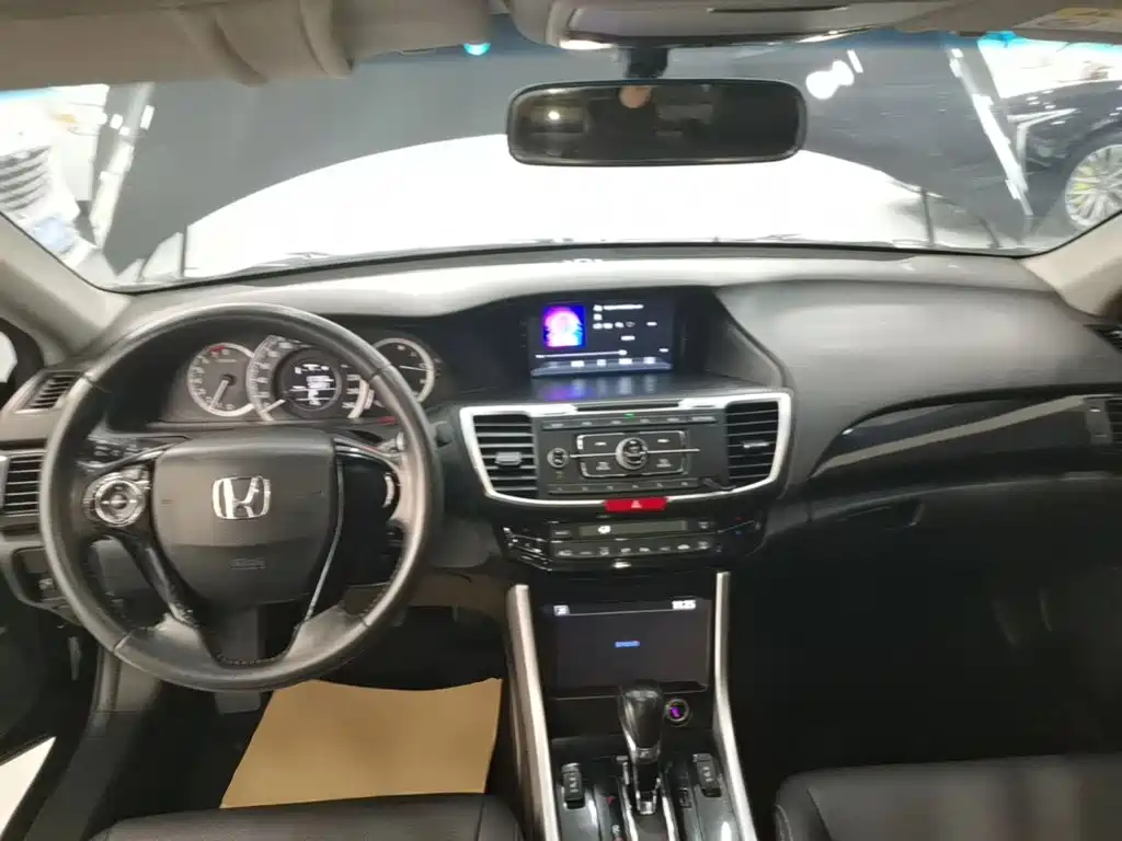 Honda Accord — миниатюра 10