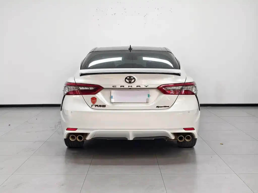 Toyota Camry — миниатюра 5