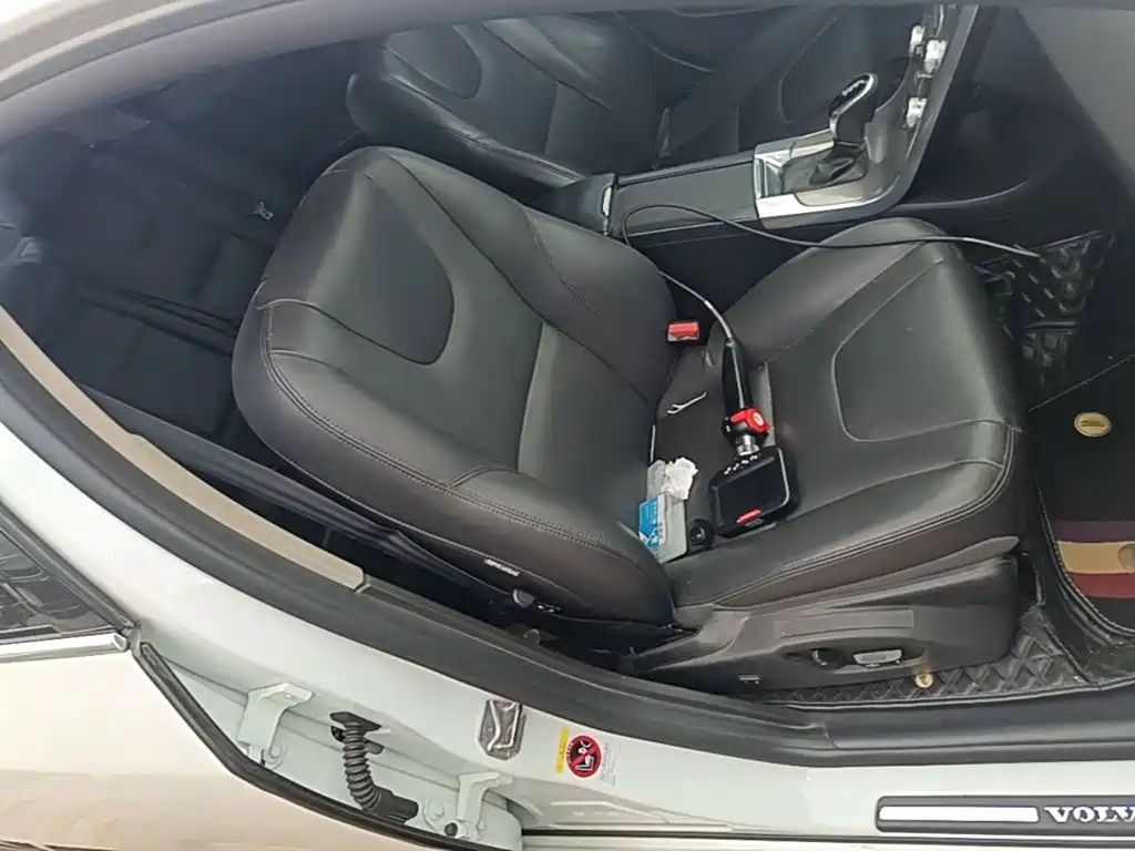 Volvo S60 — миниатюра 25