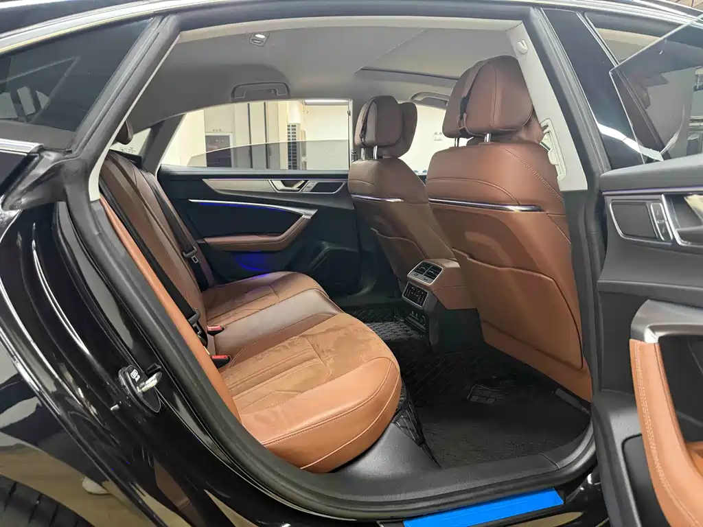 Audi A7L — миниатюра 24