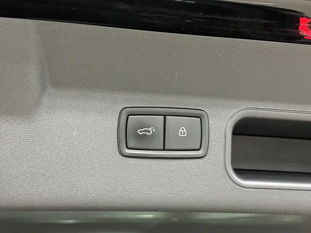 Li Auto Li ONE — миниатюра 13