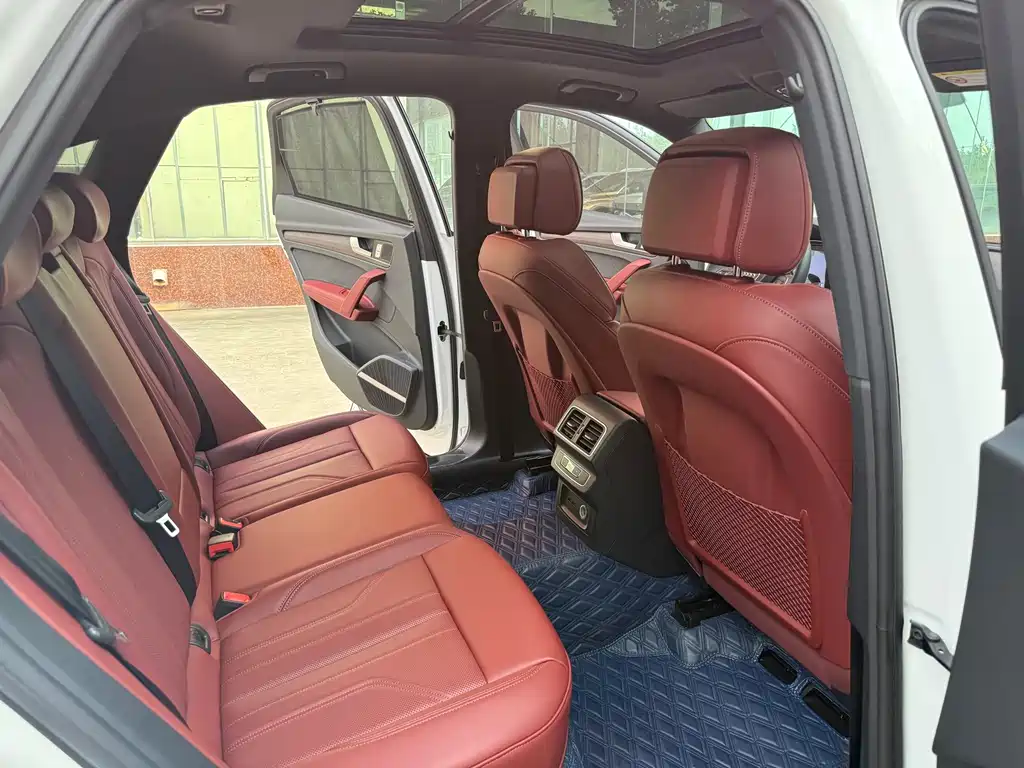 Audi Q5L Sportback — миниатюра 9