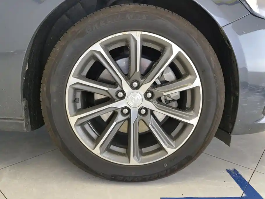 Buick LaCrosse — миниатюра 6