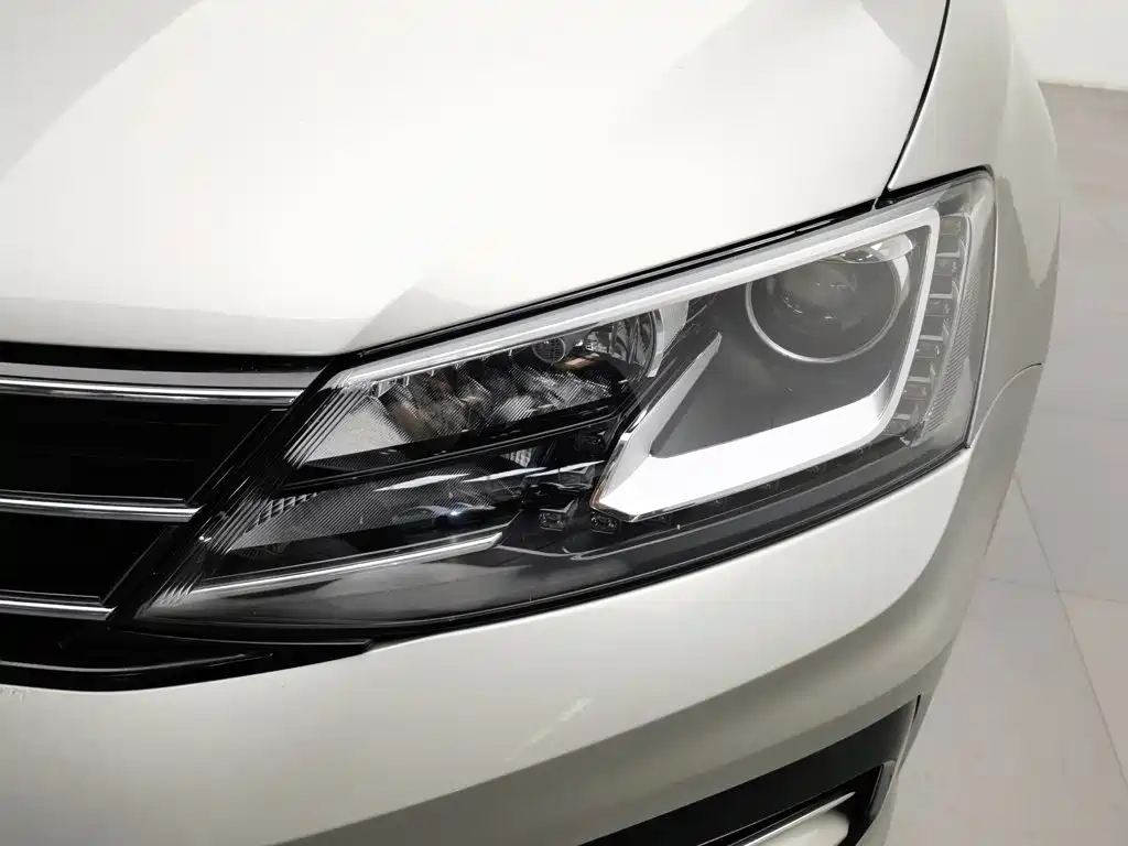 Volkswagen Sagitar — миниатюра 7