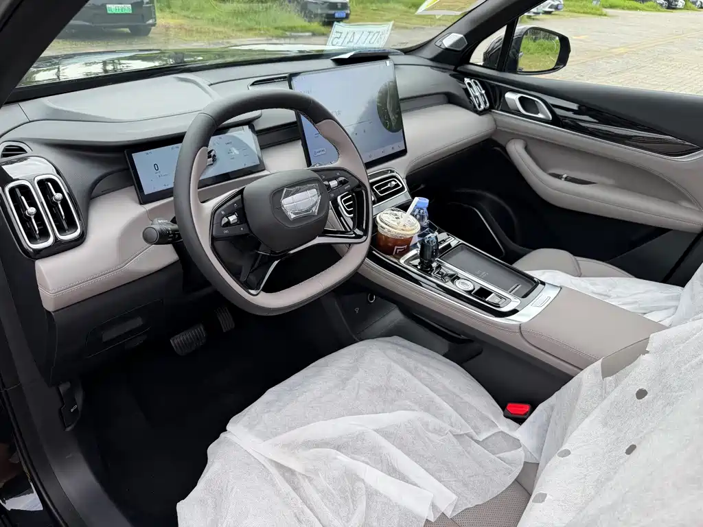 Geely Boyue L — миниатюра 12