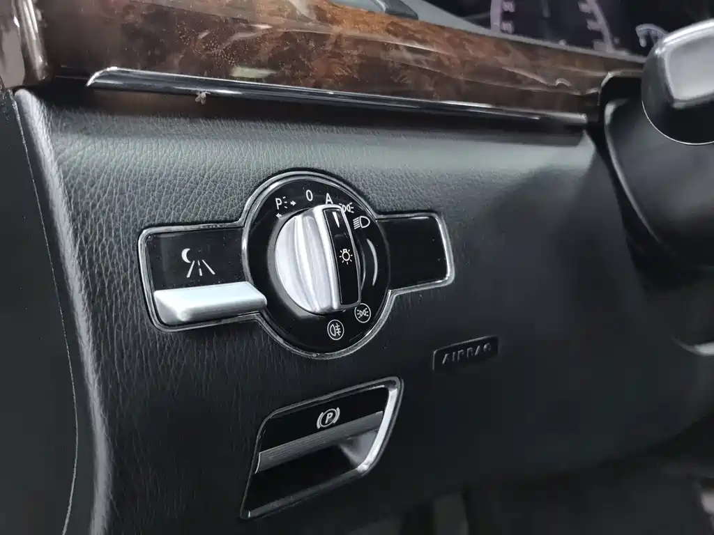 Mercedes-Benz S-Class — миниатюра 10