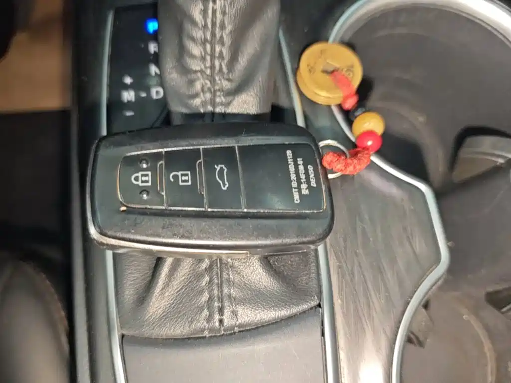 Toyota Camry — миниатюра 9