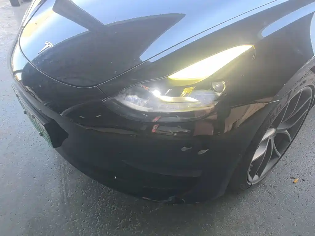 Tesla Model 3 — миниатюра 24