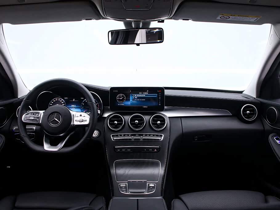 Mercedes-Benz C-Class 1.5 л 2021 г. Белый, пробег 31000 км