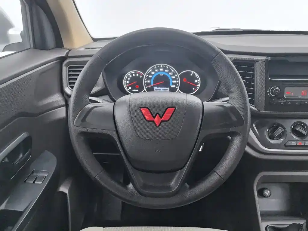 Wuling Hongguang V — миниатюра 11