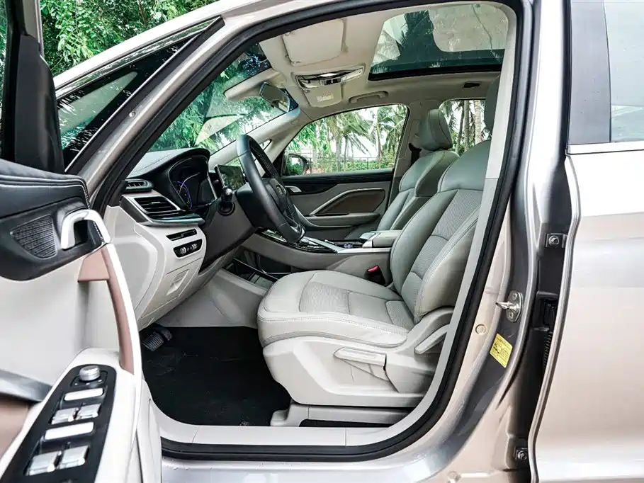 Geely Jia Ji New Energy — миниатюра 8