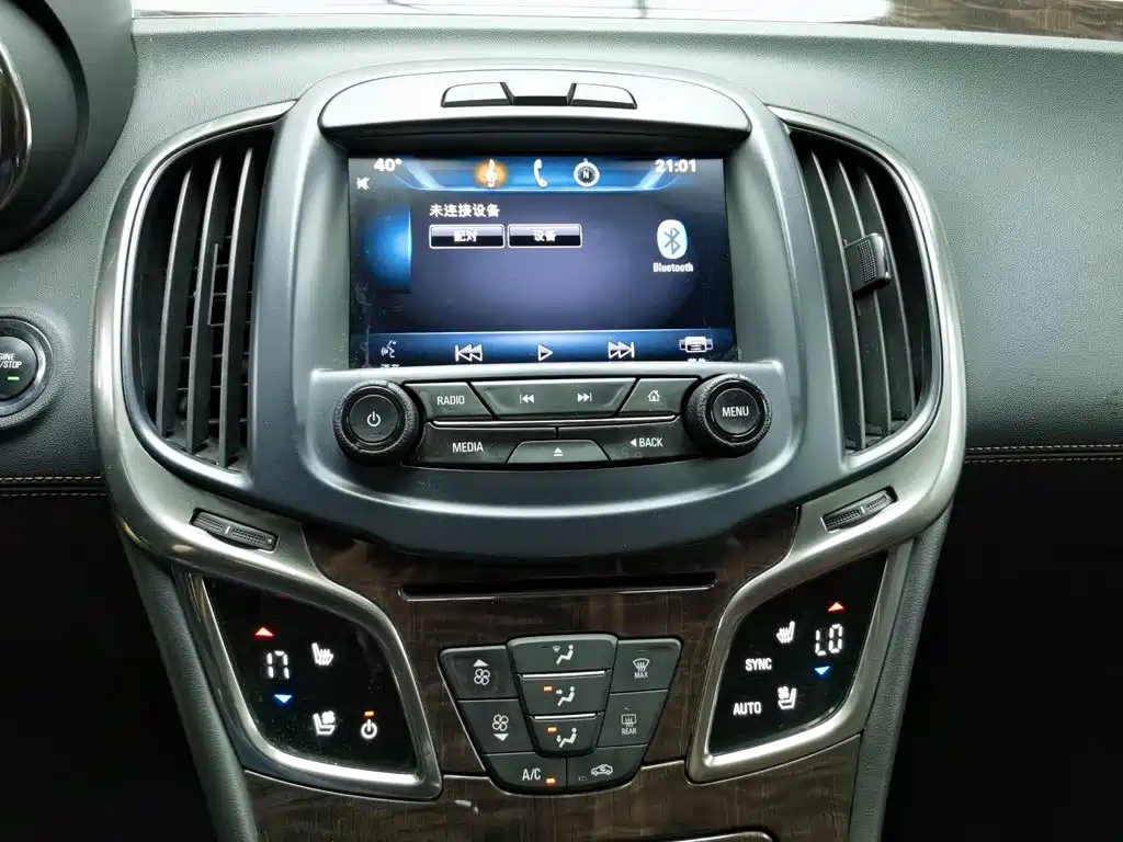 Buick LaCrosse — миниатюра 12