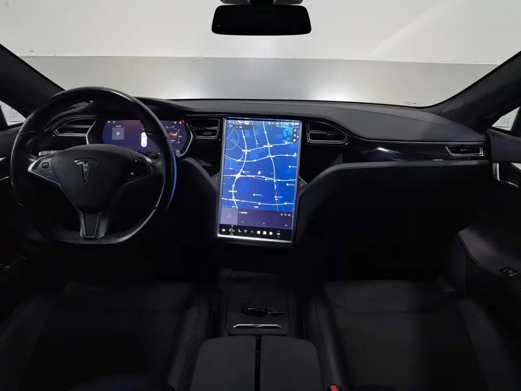 Tesla Model S — миниатюра 5