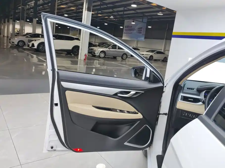 Geely Emgrand — миниатюра 7
