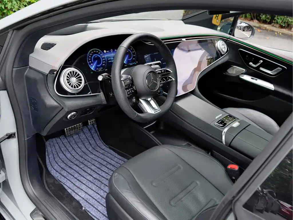 Mercedes-Benz EQE AMG — миниатюра 10