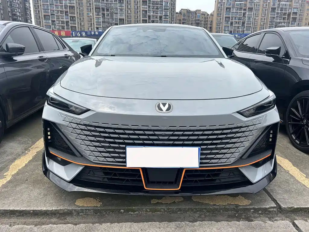 CHANGAN UNI V