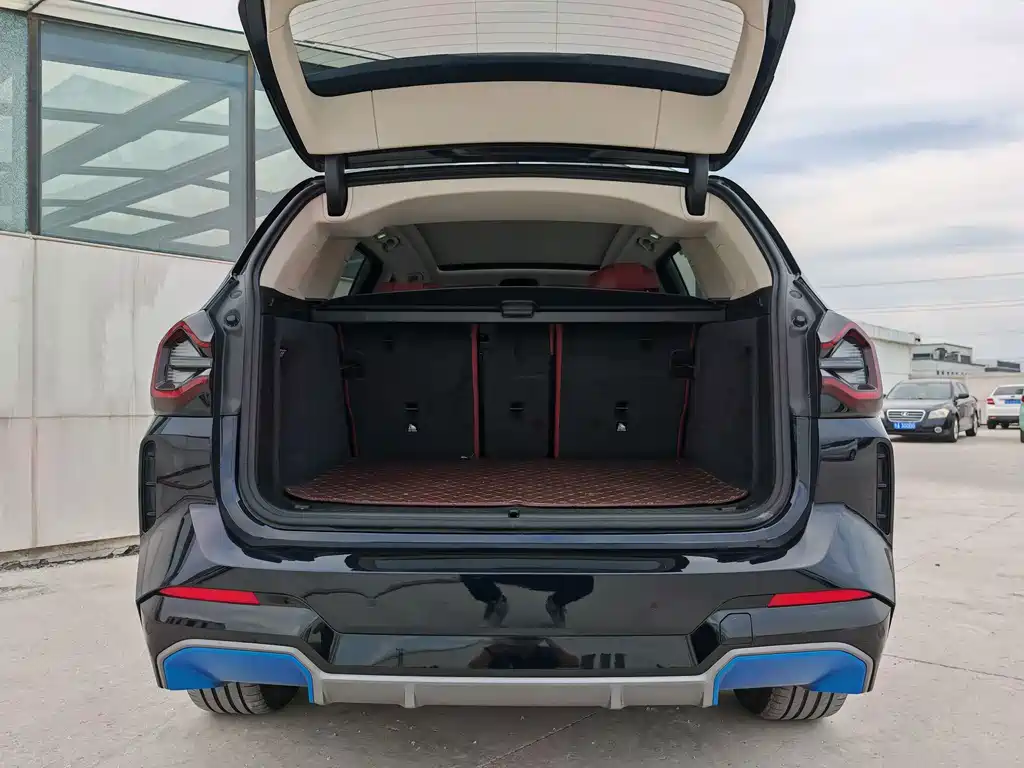BMW iX3 — миниатюра 8
