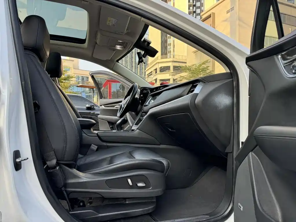 Cadillac XT5 — миниатюра 11