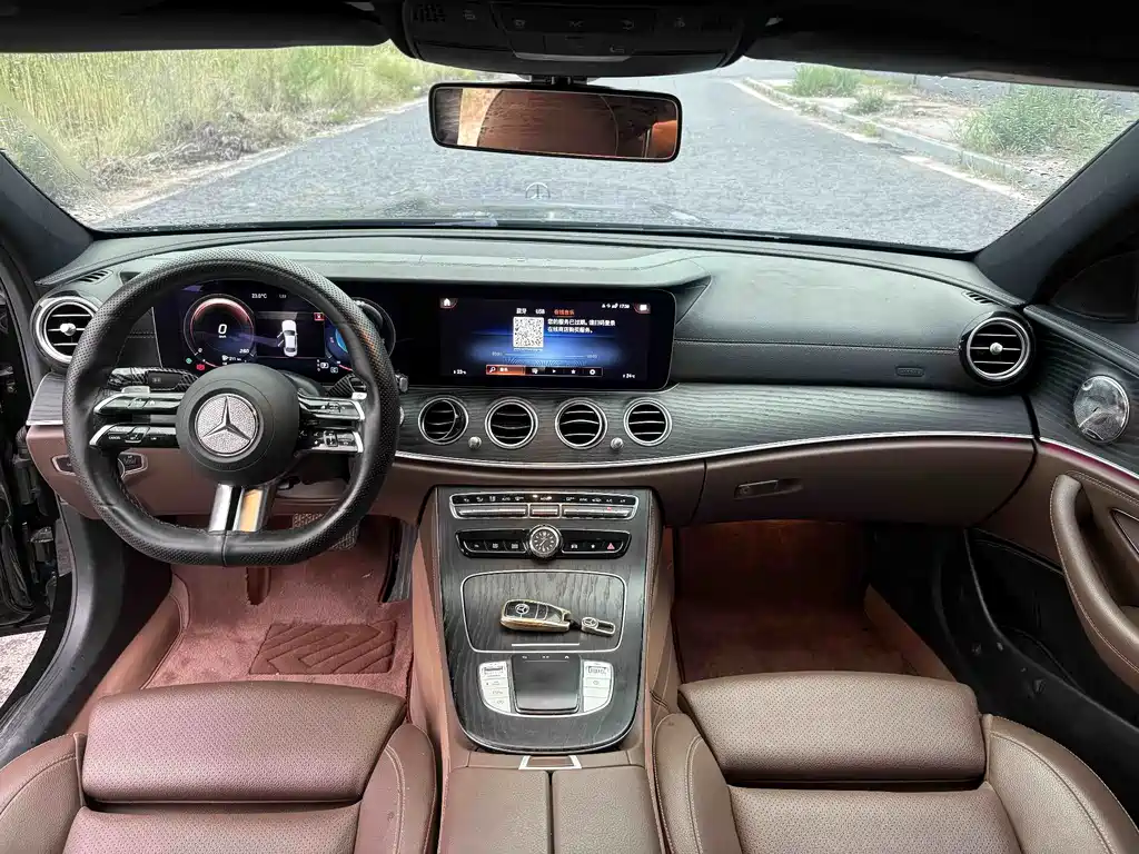 Mercedes-Benz E-Class — миниатюра 10