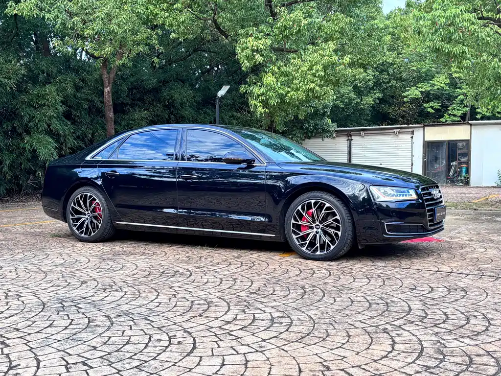 Audi A8 — миниатюра 3