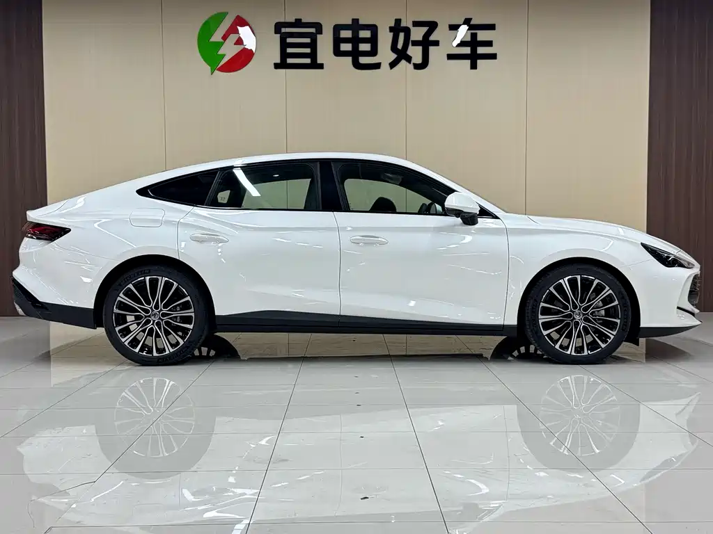 MG 7 2025 1.5T 300 DCT