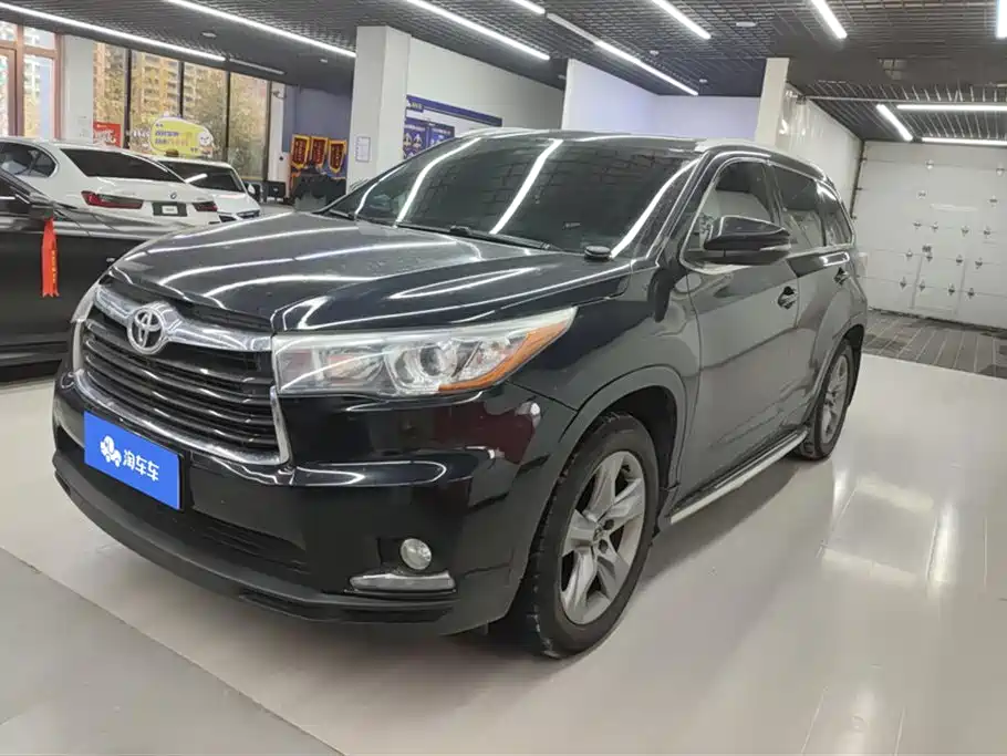 TOYOTA HIGHLANDER