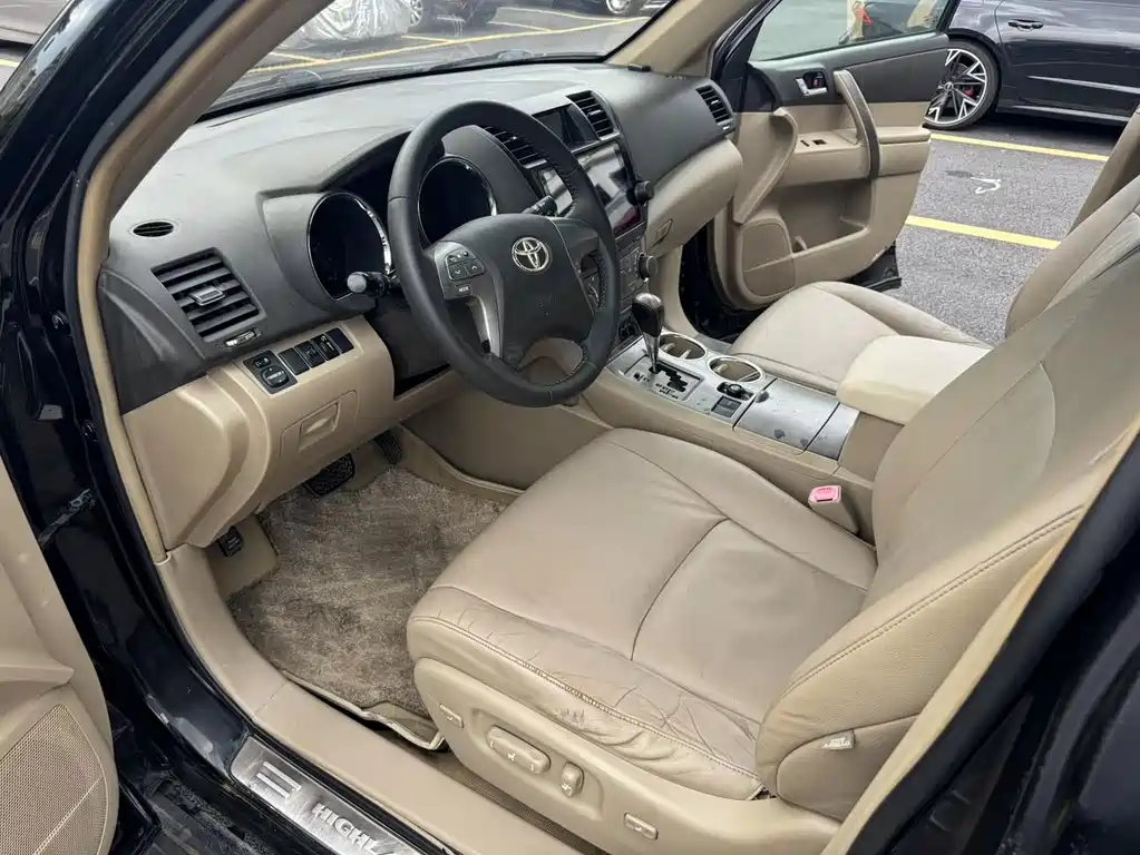 Toyota Highlander — миниатюра 9